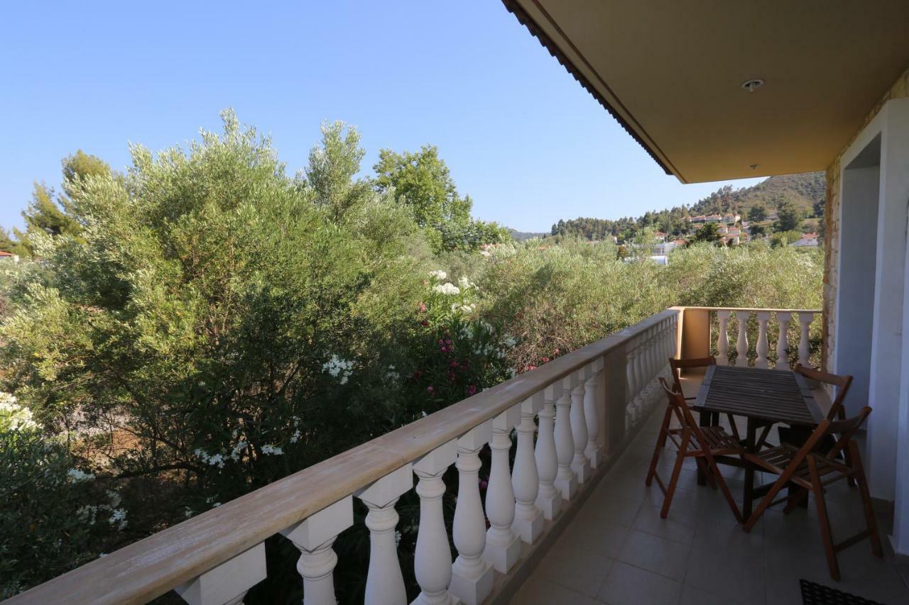 Villa Argo 3 - Beachfront, Big Gardens, Location! Pefkochori Esterno foto