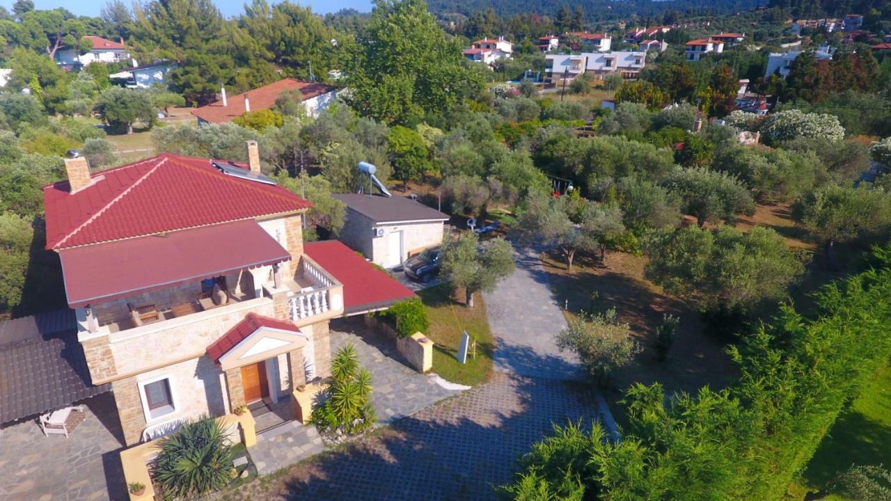 Villa Argo 3 - Beachfront, Big Gardens, Location! Pefkochori Esterno foto