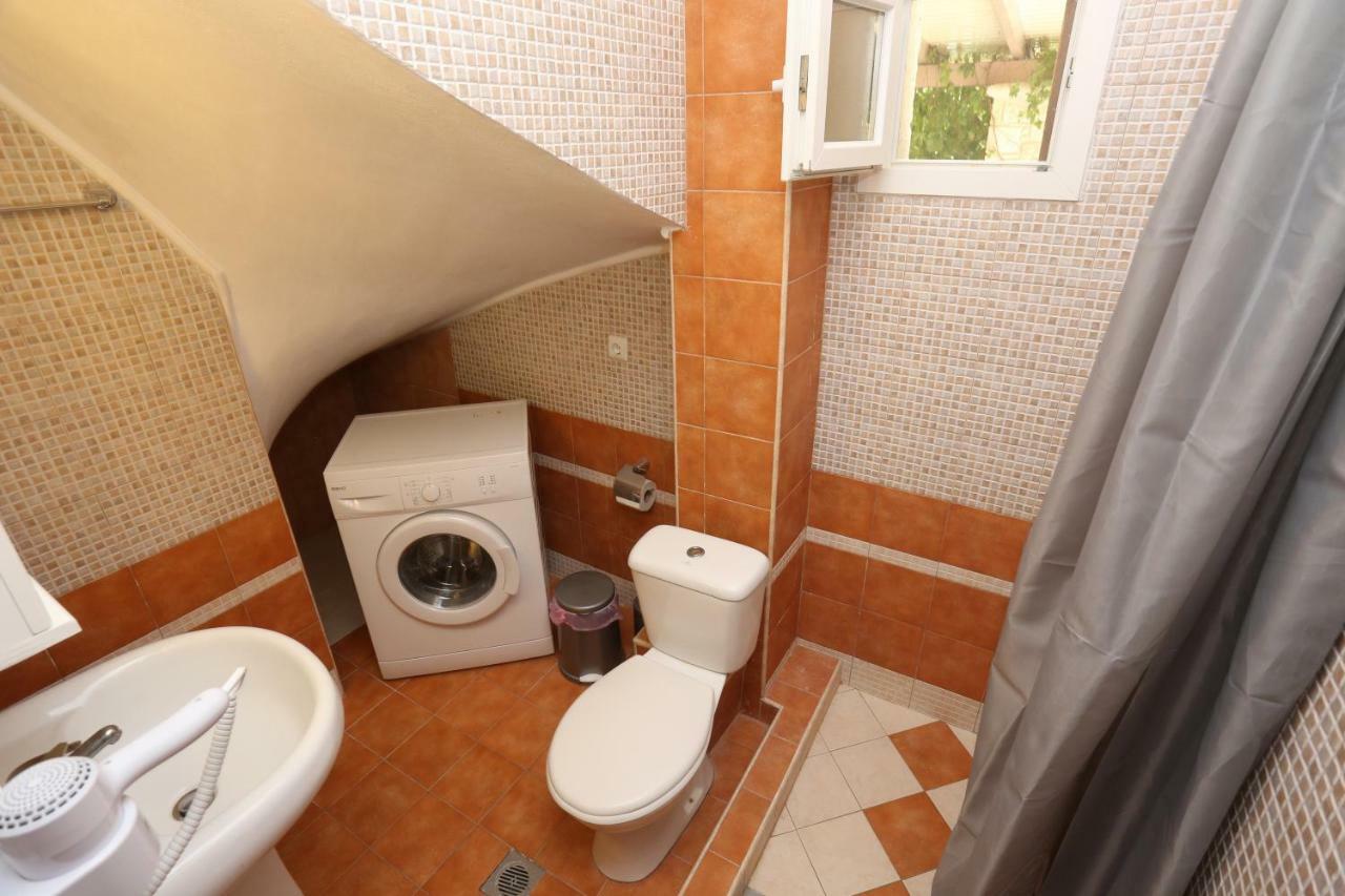 Villa Argo 3 - Beachfront, Big Gardens, Location! Pefkochori Esterno foto
